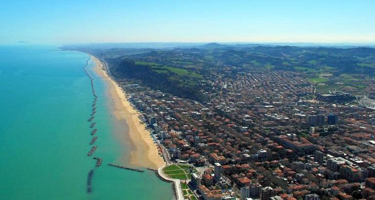 Appartamenti Pesaro Mare Ledimar Bagian luar foto